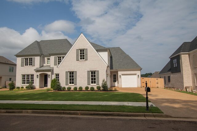 2611 Moore
