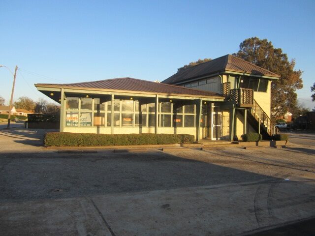 1400 Elvis Presley Blvd