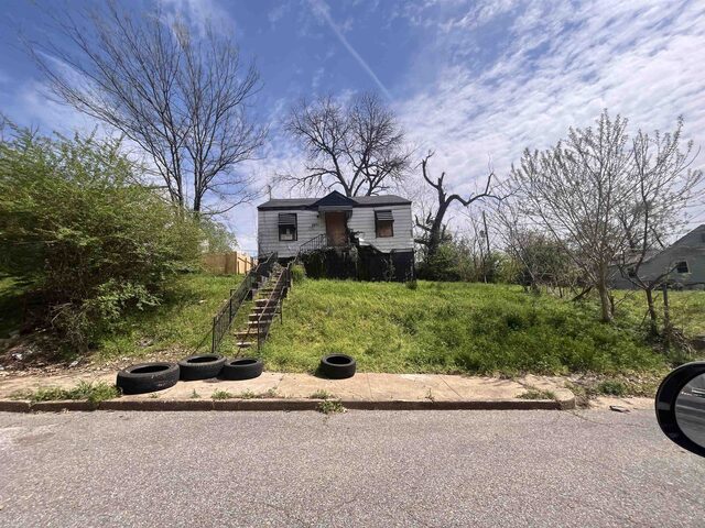 2076 Farrington