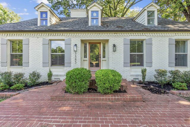 5385 Walnut Grove