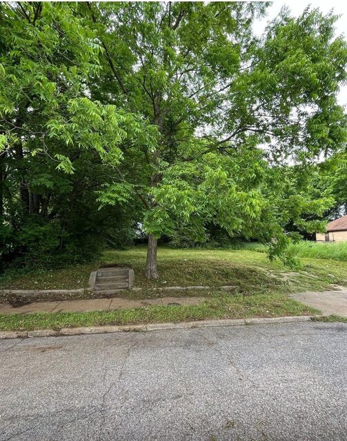 670 Alston