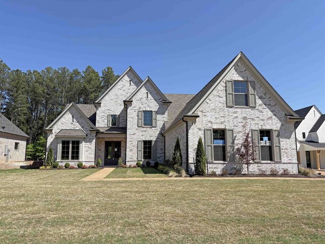 344 Rolling Grove