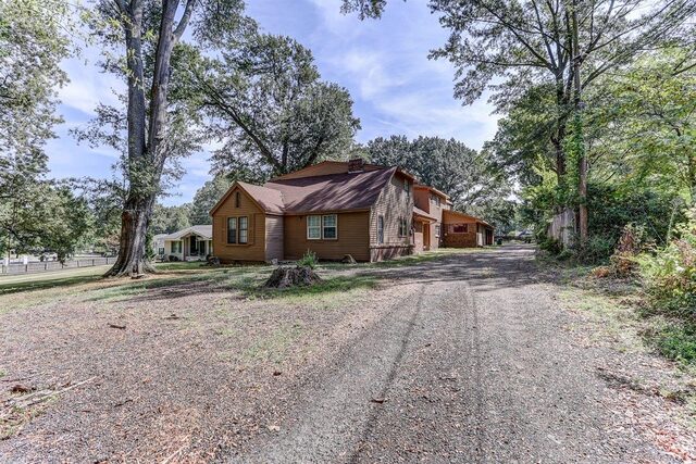 3700 Lakeview