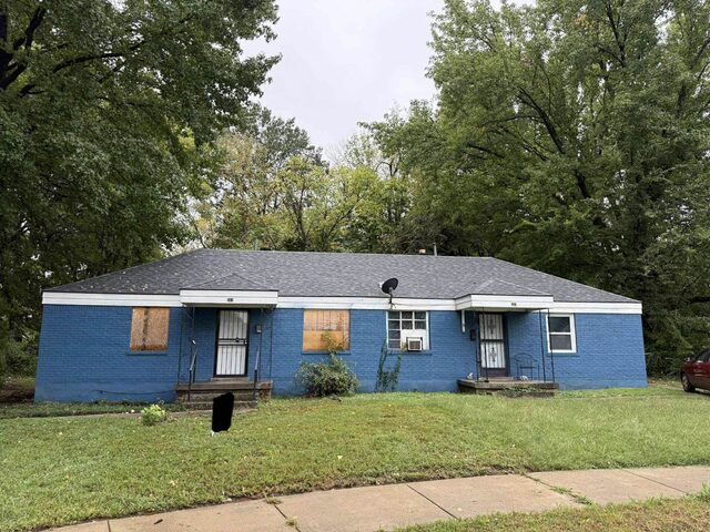 813 Dunlap