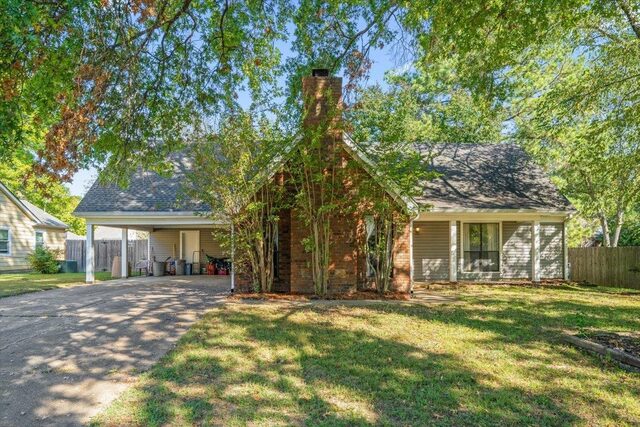 8438 River Glen