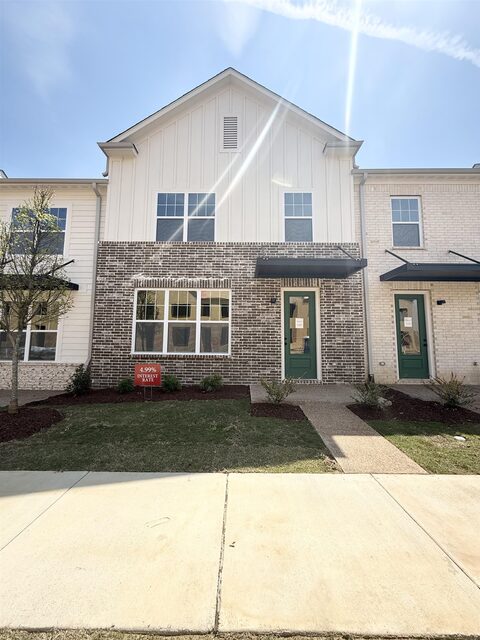 3052 Portage