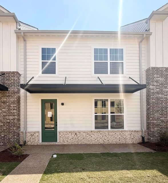 3054 Portage