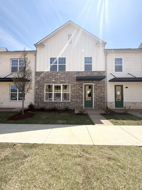 3056 Portage
