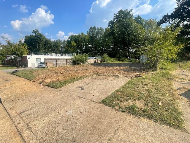 1743 Eldridge