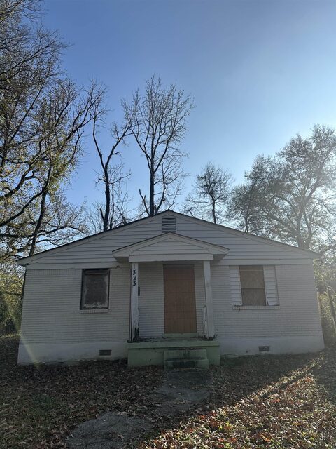 1323 Smith