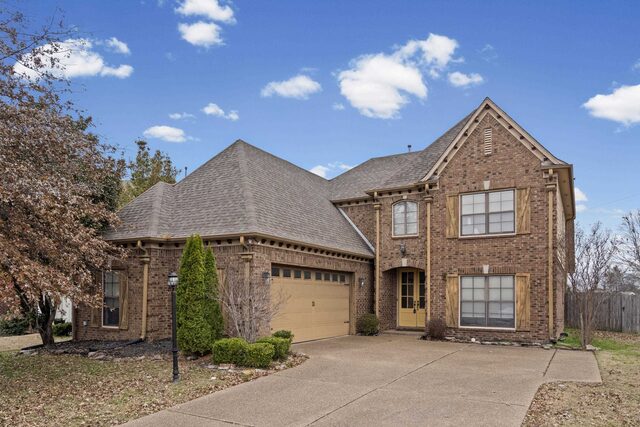 1190 Woodland Manor