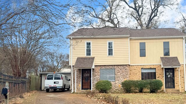 779 Chatwood