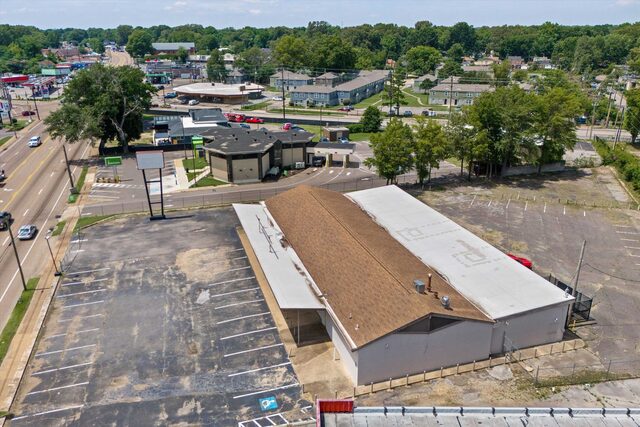 2802 Lamar