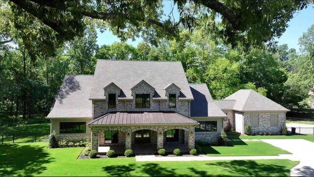 9713 Poplar