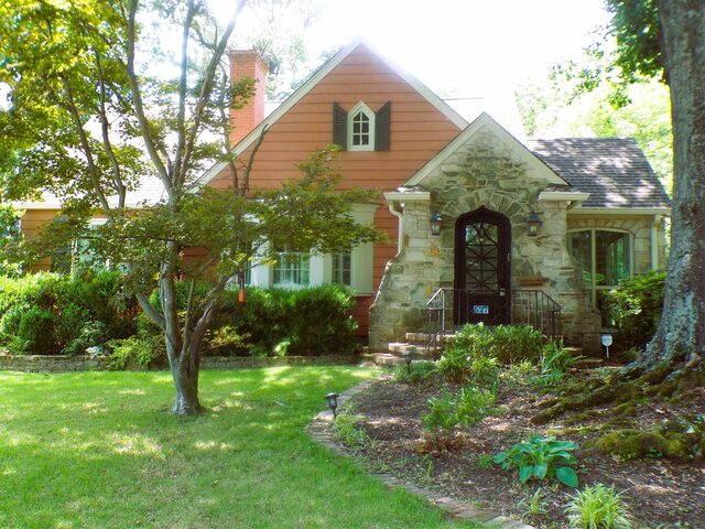 527 Goodlett