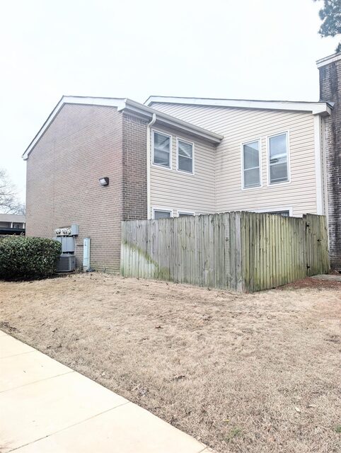6710 Majestic Oak