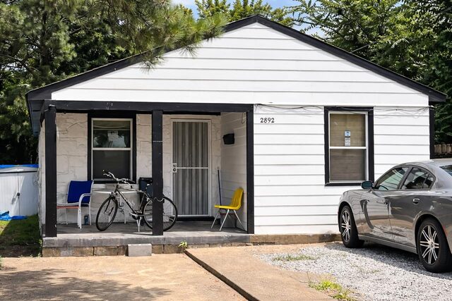 2892 Douglass