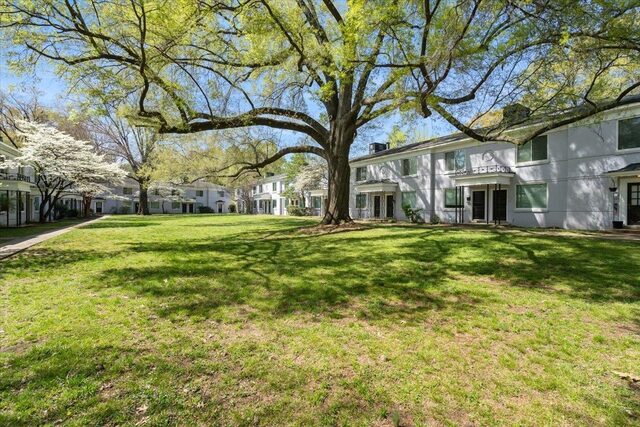 585 Parkway