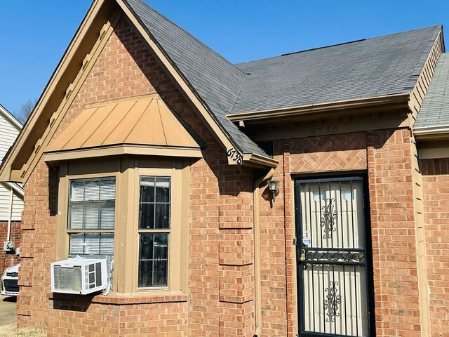 6738 Ross Ridge