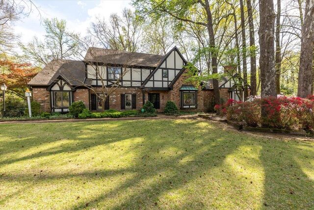 9255 Dogwood