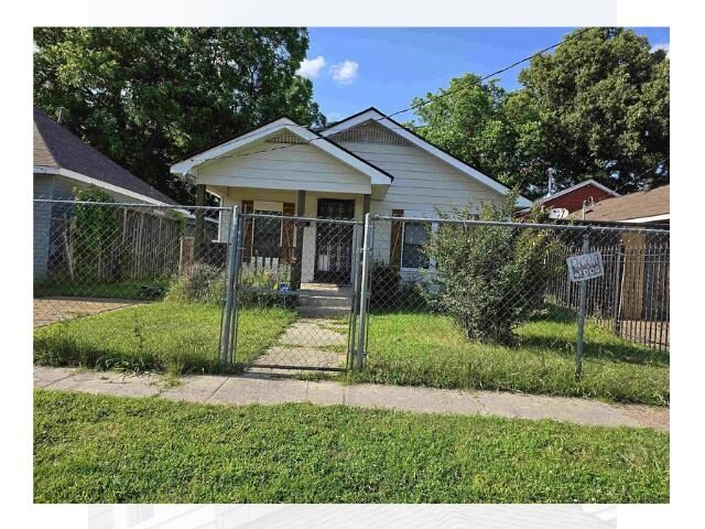 2424 Norman