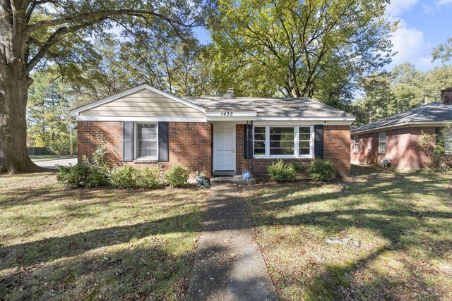 1435 Flamingo