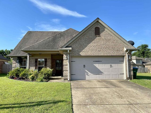 205 Hackberry