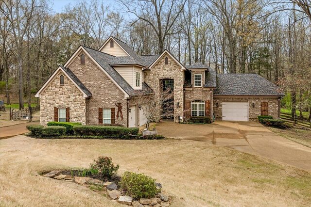 40 Amesbury