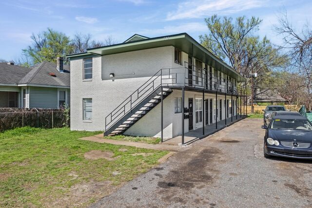 736 Richmond