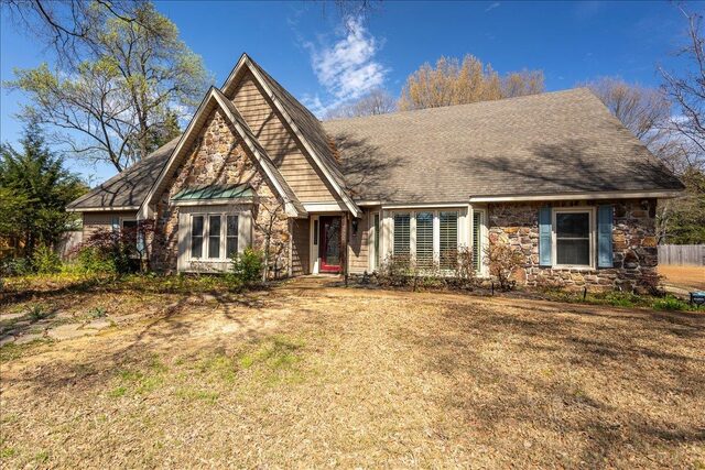 2952 Holly Heath