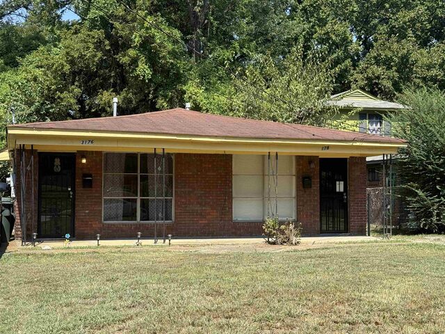3176 Yale