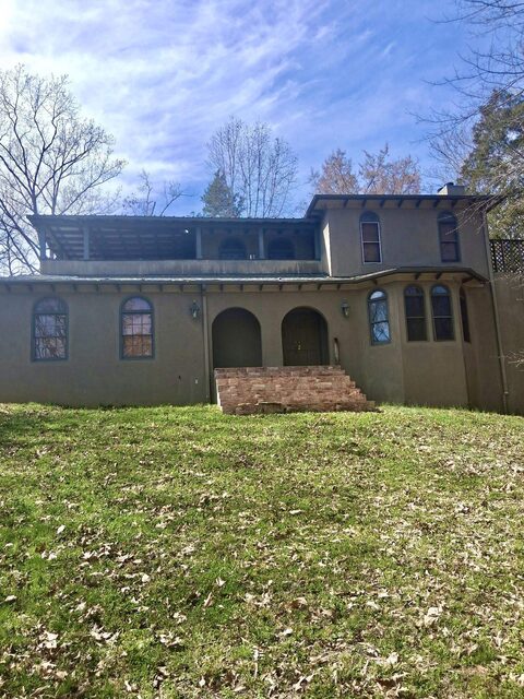 889 Rocky Oaks
