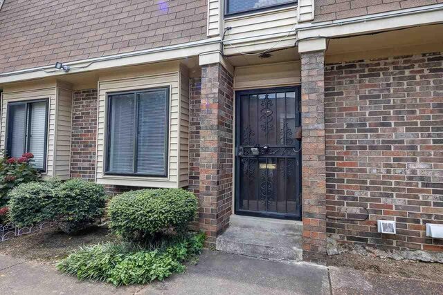 1898 Poplar Woods