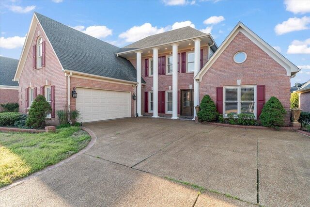 937 Warwick Oaks