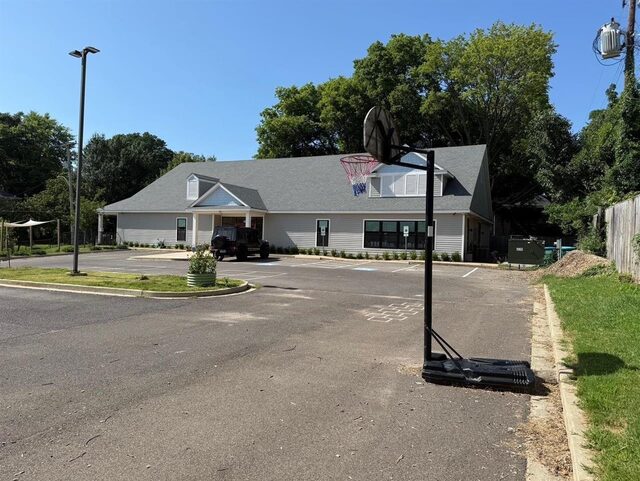 1430 Poplar