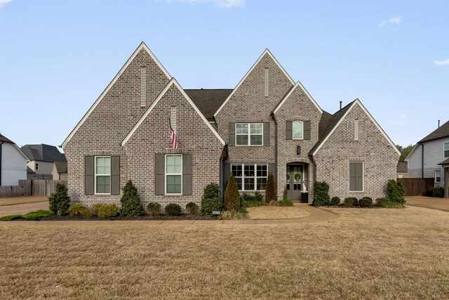 4921 Maple Walk