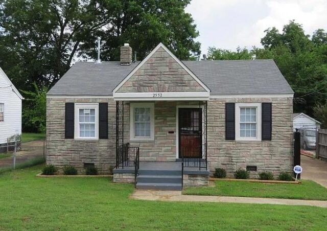 2552 Ogden