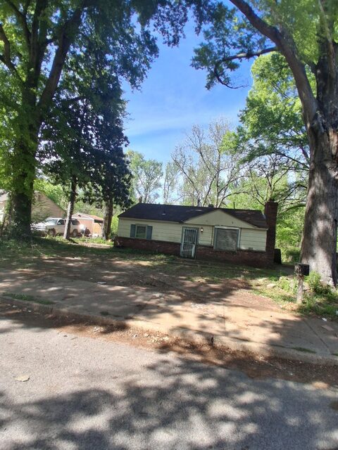 1002 Creston