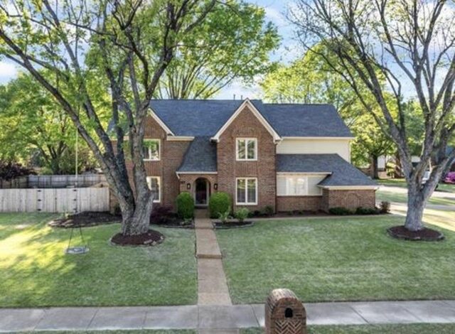 947 Rolling Oaks