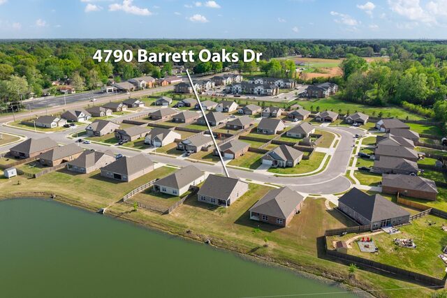 4790 Barrett Oaks