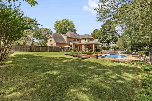 2800 Levee Oaks