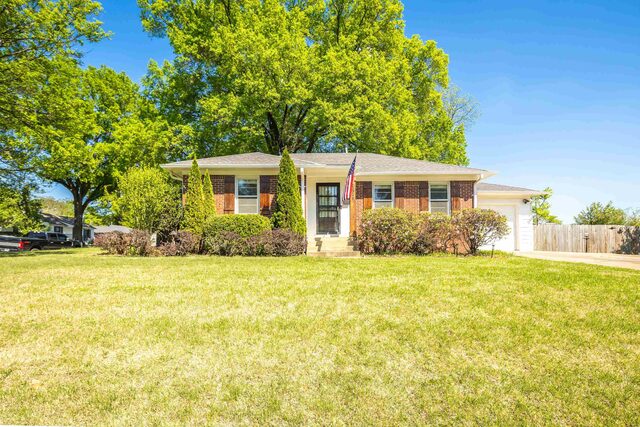 1328 Colonial