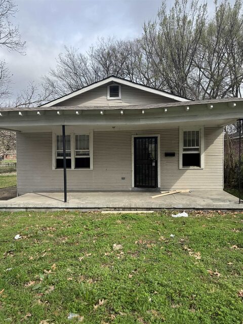 2716 Deadrick