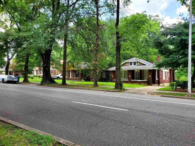 1382 Parkway