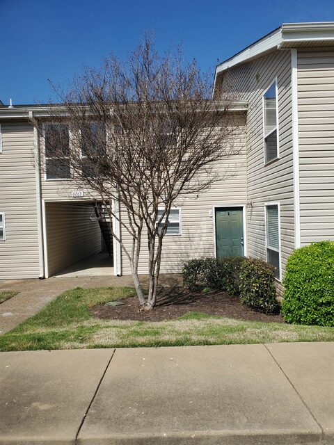 6767 Meadow Oak