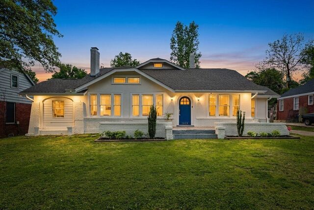 1825 Foster