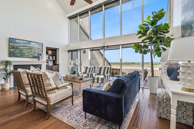 335 Riverbluff