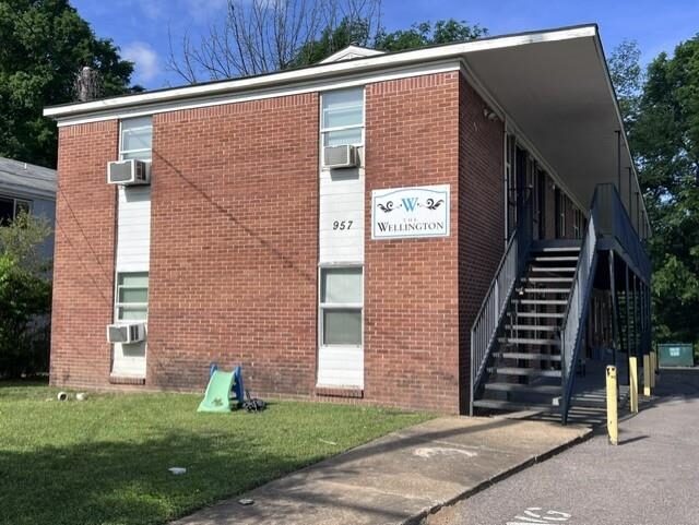 957 Wellington