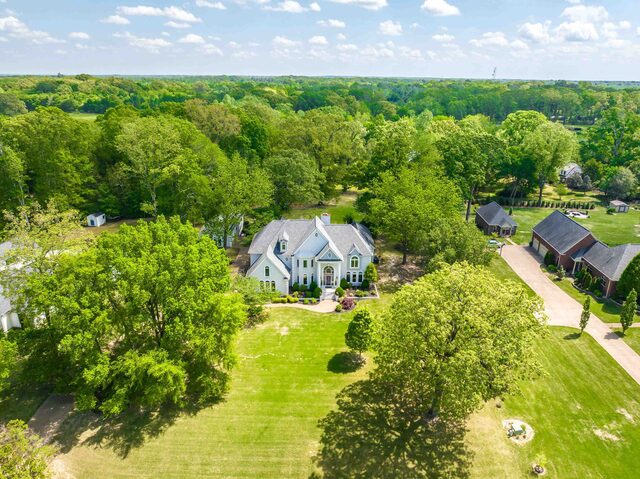 1262 Auburn Woods
