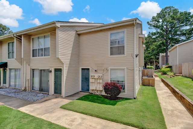6761 Meadow Oak